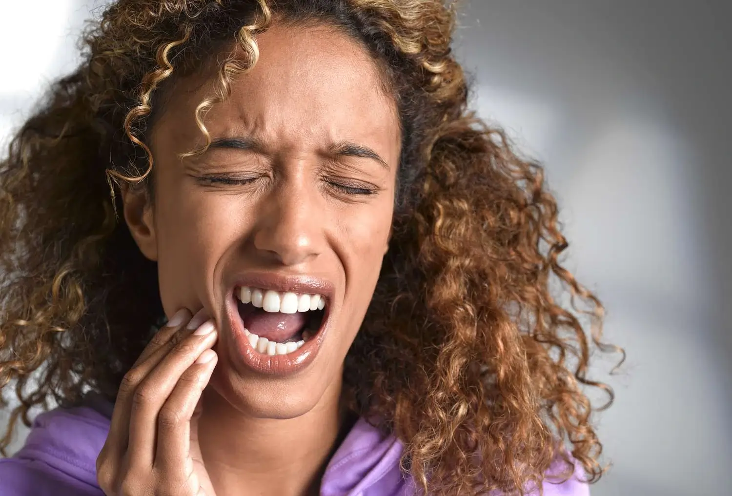 How Can You Soothe Sensitivity After a Teeth Whitening Session Kingswood?